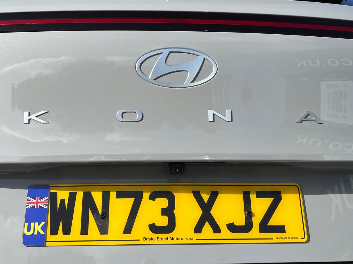 Hyundai KONA Photo 21