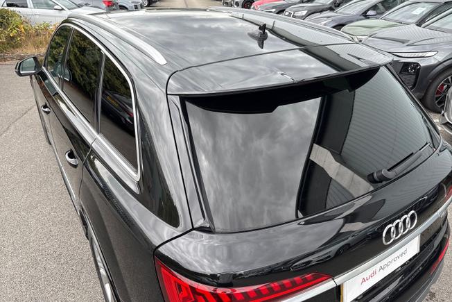 AUDI Q7 Photo 23