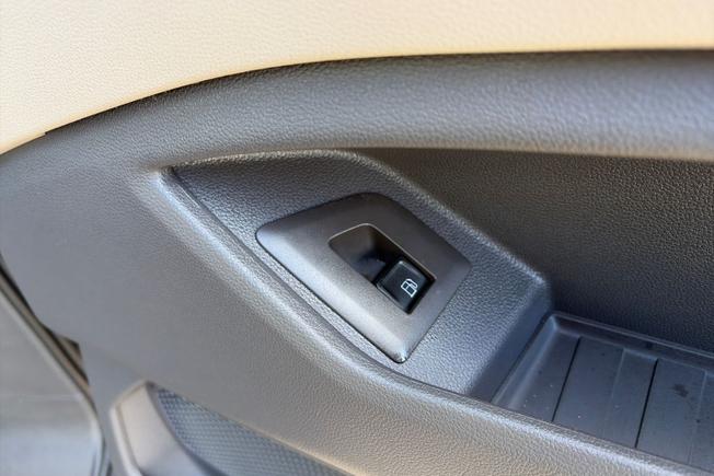 VOLKSWAGEN Multivan Photo 48
