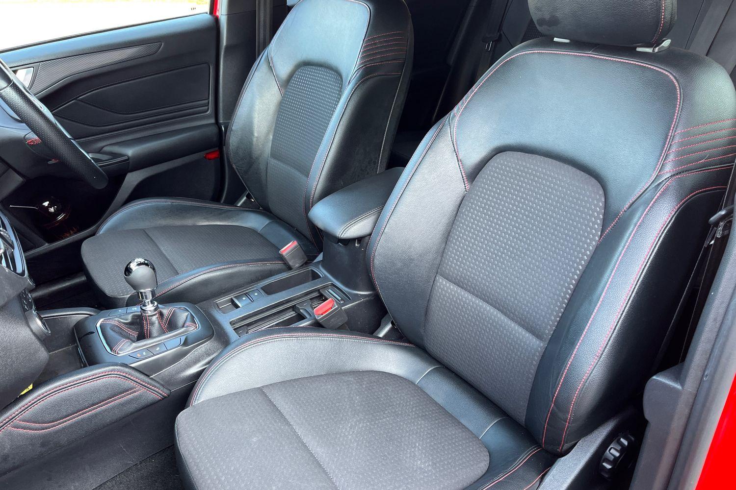 Ford FOCUS Photo 18