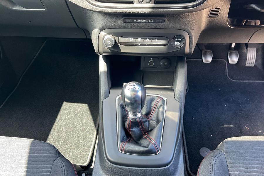 Ford Focus Photo autoimg-bd2b9fe27c697476a57f4cc9e1a6d0ce389a36ec.jpg