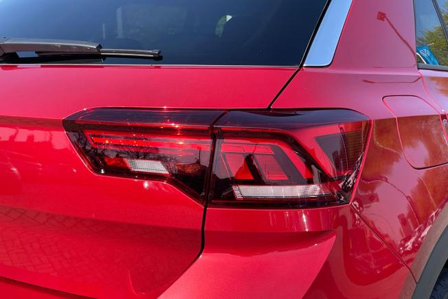 VOLKSWAGEN T-Roc Photo 18