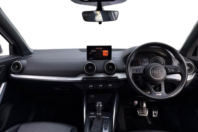 AUDI Q2 Photo 10