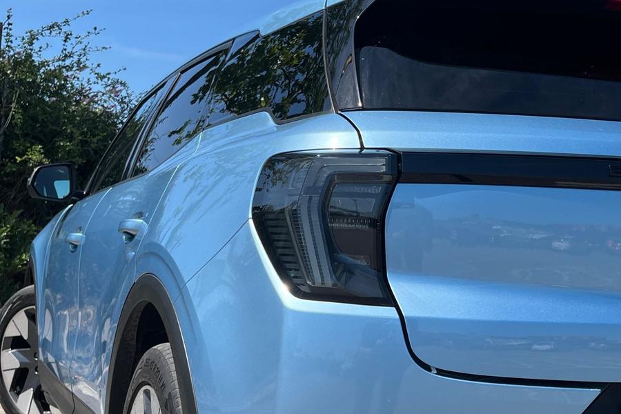 Ford Explorer Photo autoimg-bd33cd6263562591038a6c8e7d210678aca80482.jpg