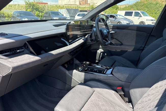 AUDI Q6 E-Tron Photo 28