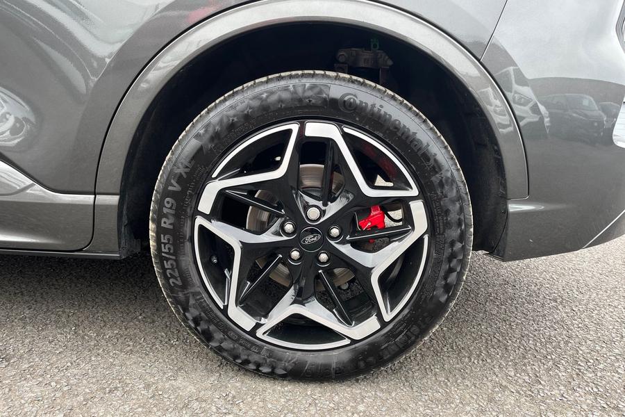 Ford Kuga Photo autoimg-bd3eacf9ac58a309b49f2512eeafb3fb70dc1c9f.jpg