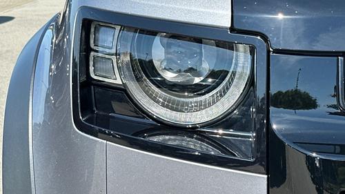 Land Rover Defender Photo autoimg-bd426bb4725d851c46f7a3b9e1662761215f4e16.jpg