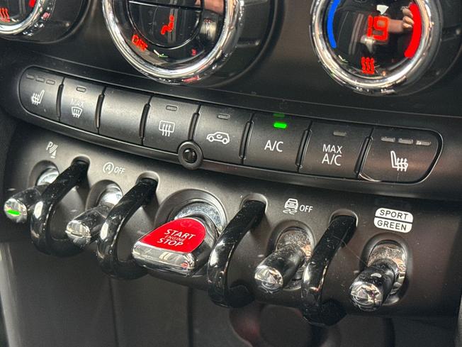 MINI Hatch Photo 31