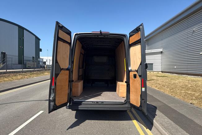 VOLKSWAGEN Crafter Photo 12