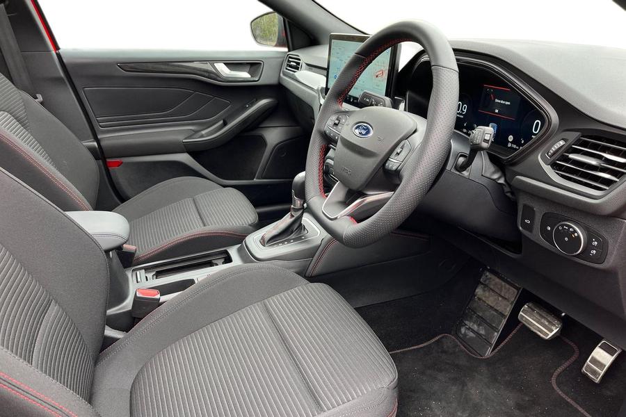 Ford FOCUS Photo autoimg-bd468e57d2791022fd674ead1e7354ac18630bdb.jpg