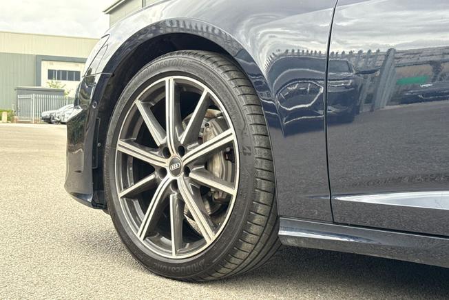 AUDI A6 Avant Photo 23