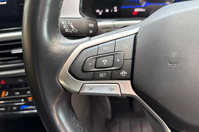 VOLKSWAGEN T-Roc Photo 16