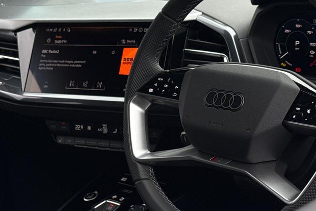 AUDI  Q4 Photo 42