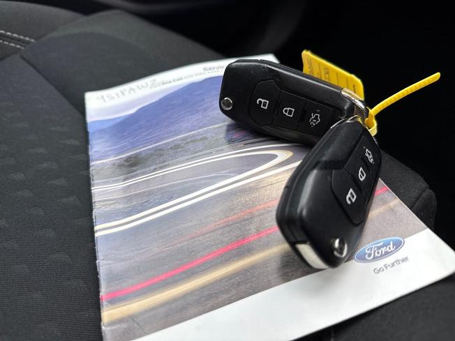 FORD Fiesta Photo 44