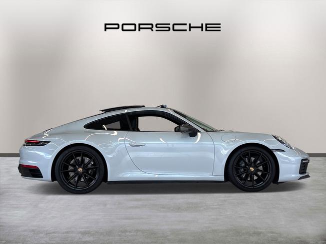 PORSCHE 911 Photo 8