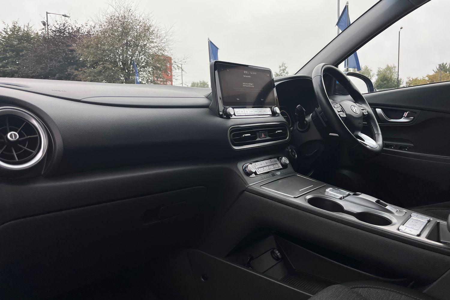 Hyundai KONA Photo 17