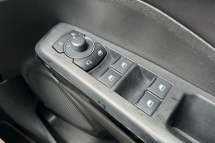 Ford PUMA Photo autoimg-bd59cf90e59818a1053af1b83b06c026f1c70d43.jpg