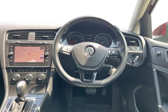 Volkswagen Golf Photo autoimg-bd613de4b27d7b5cc92d134d718463bab5462dfb.jpg