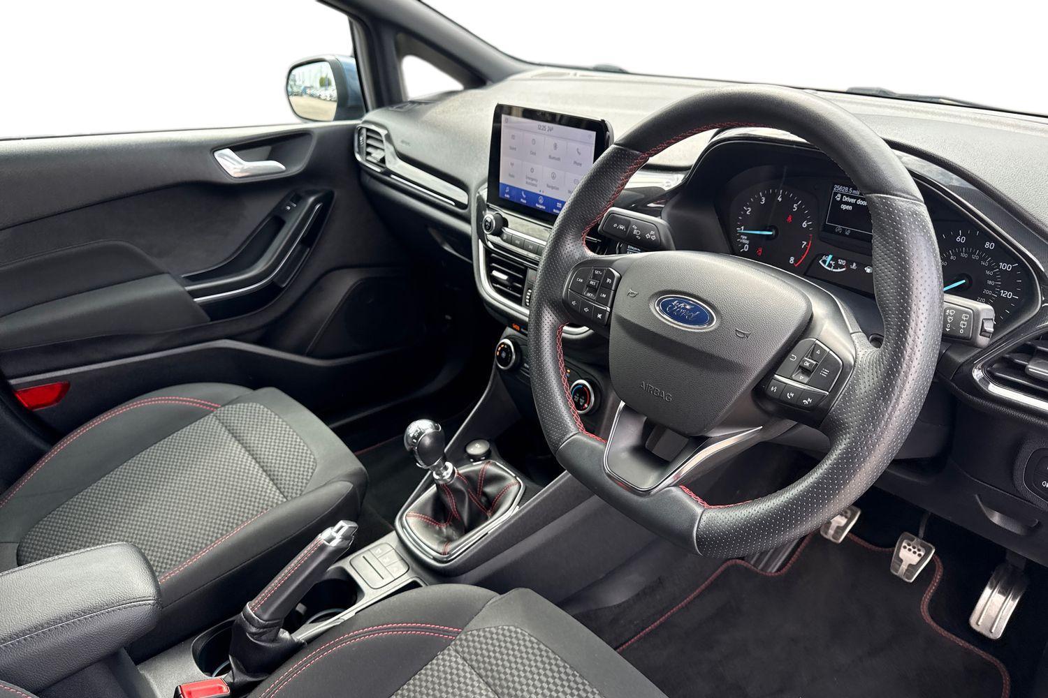 Ford Fiesta Photo 8