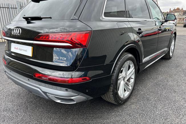 Audi Q7 Photo 32