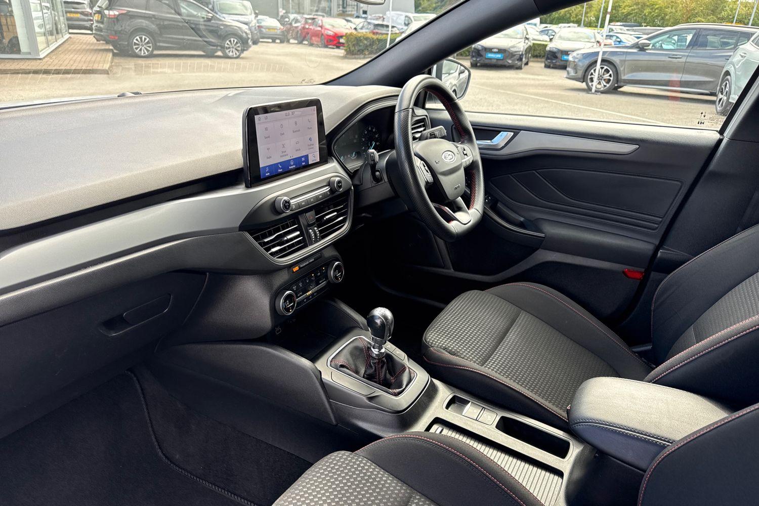 Ford FOCUS Photo 17