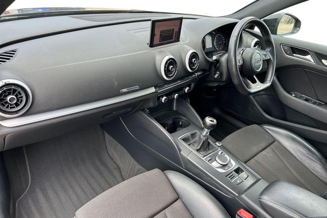 AUDI A3 Photo 2