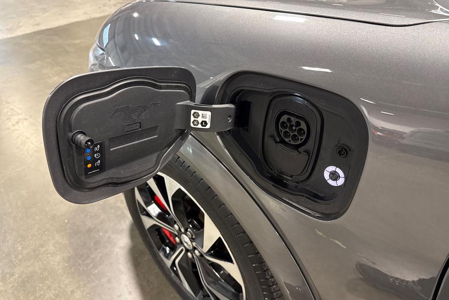 Used Ford MUSTANG MACH-E 38