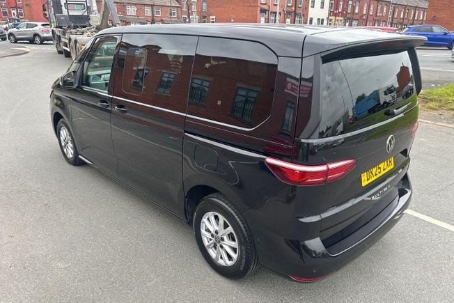 VOLKSWAGEN Multivan Photo 45