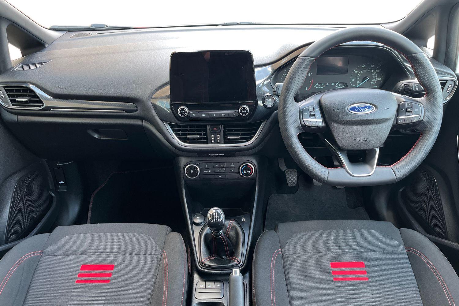 Ford FIESTA Photo 9