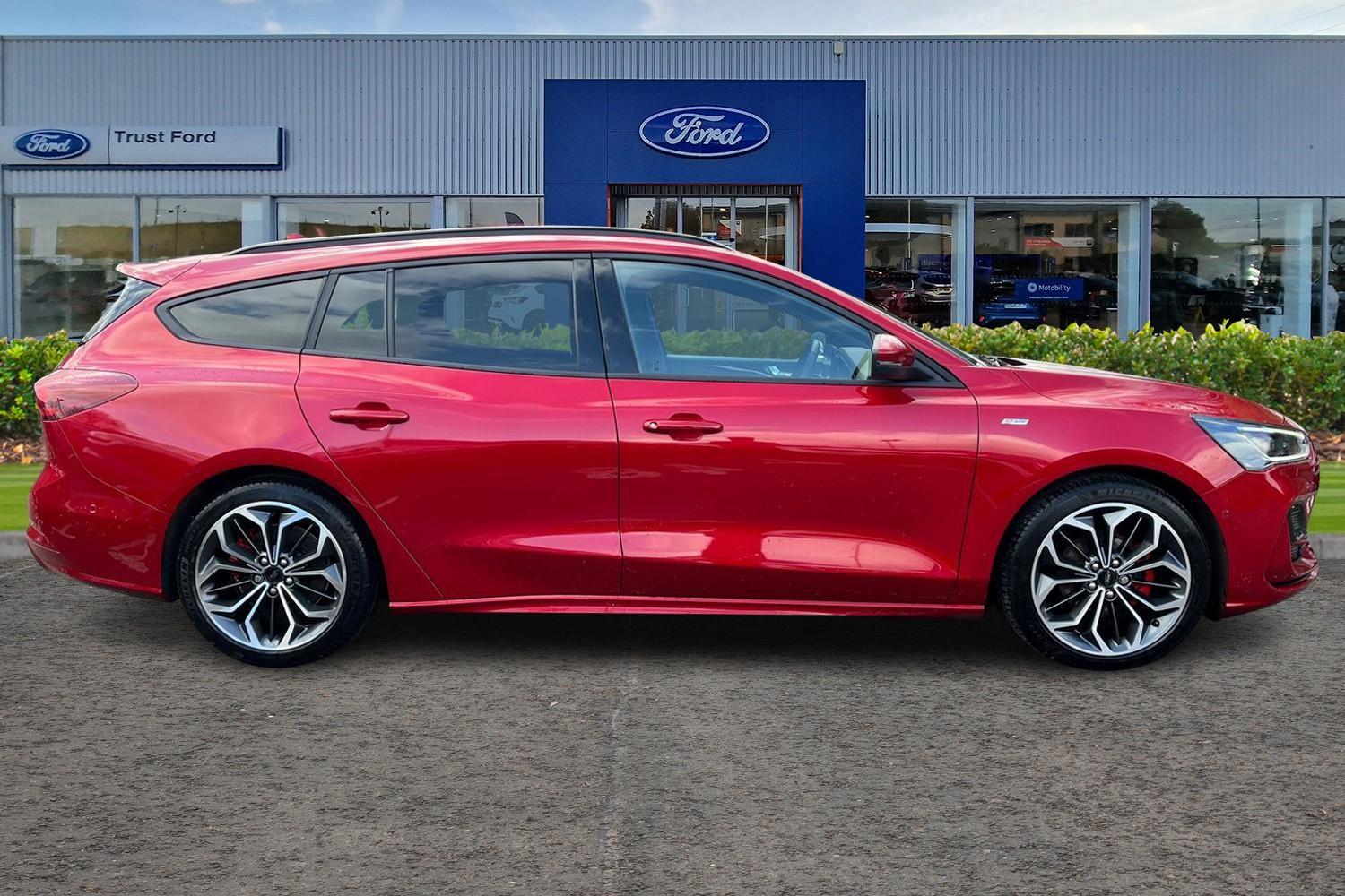 Ford Focus Photo 2