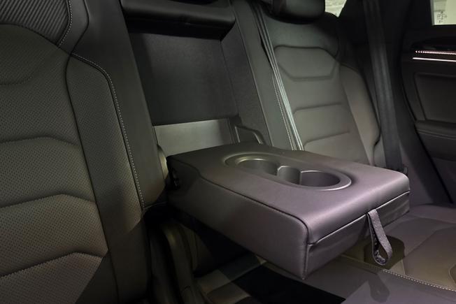 VOLKSWAGEN Touareg Photo 28