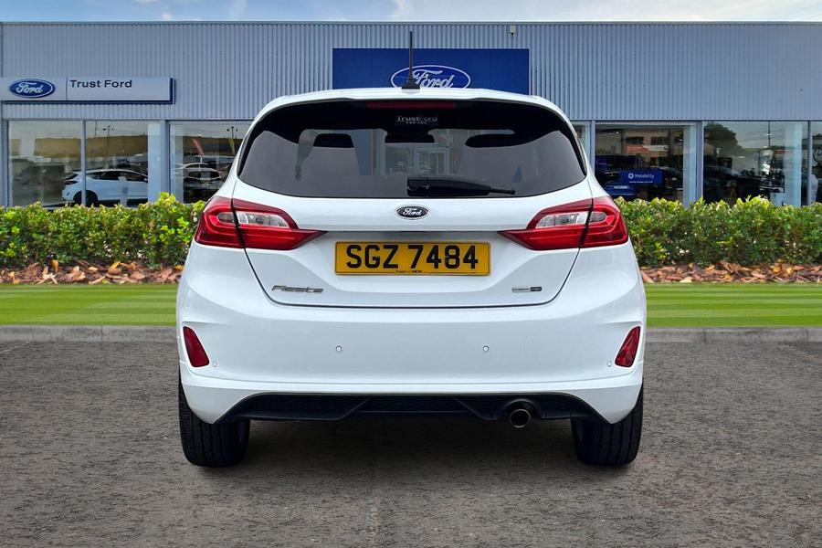 Ford FIESTA Photo autoimg-bd7a85573da145c38ec07b309f83292e9c84e5af.jpg