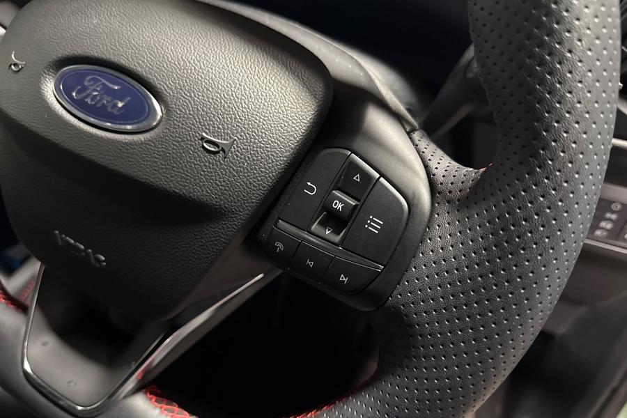 Ford Kuga Photo autoimg-bd7e0b75cf1928df38dbdb978ee9e1af390db51f.jpg