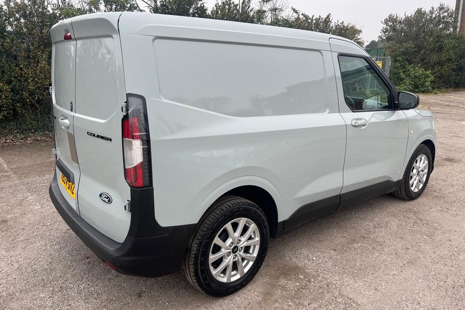 Used FORD TRANSIT COURIER KE24GXZ 25