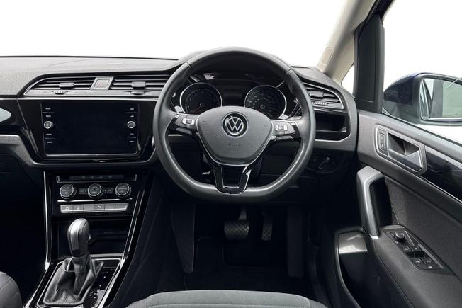 VOLKSWAGEN Touran Photo 11