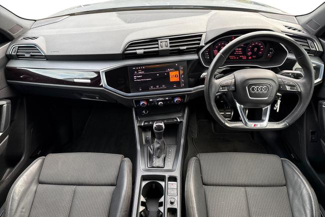 AUDI Q3 Photo 11