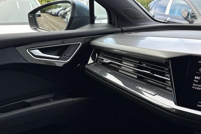 AUDI Q4 E-Tron Photo 35