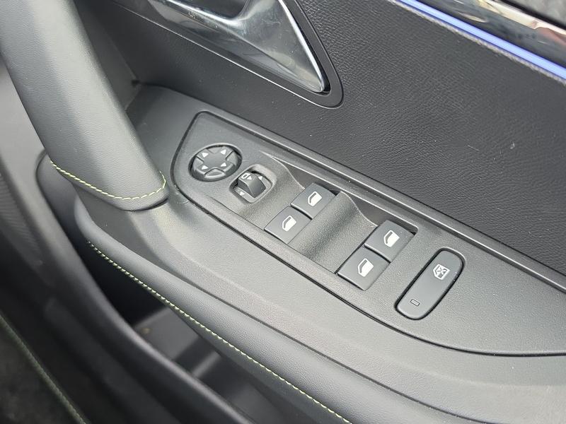 Used Peugeot 2008 ISZ7271 25