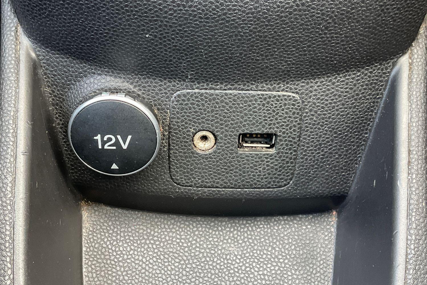 Ford FIESTA Photo 25