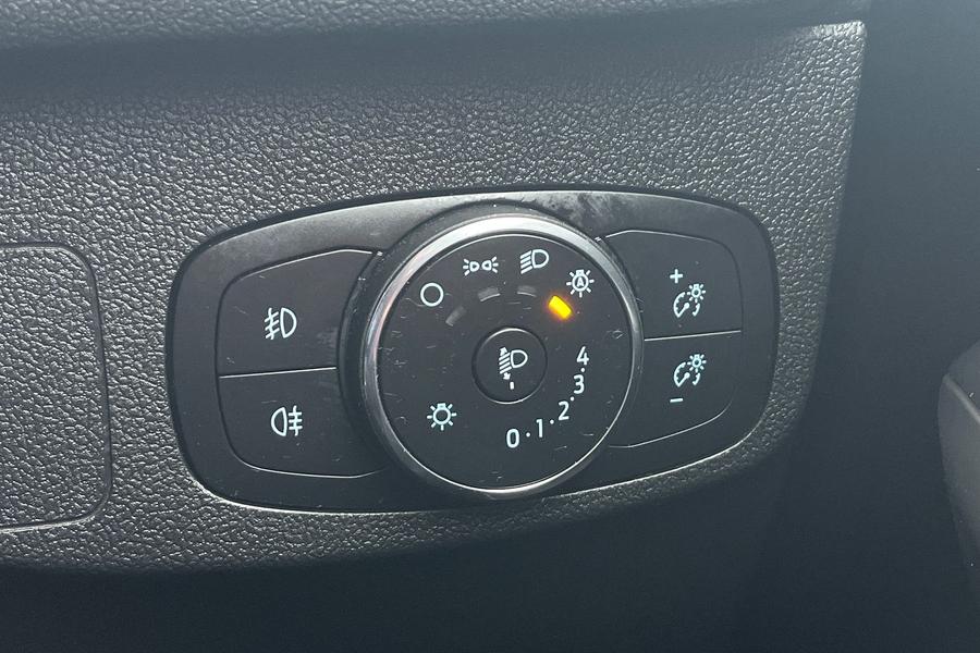 Ford Focus Photo autoimg-bd9043fe9bd43062f1586a6786bea0afb8cd5990.jpg
