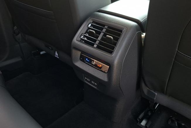 VOLKSWAGEN Tiguan Photo 23