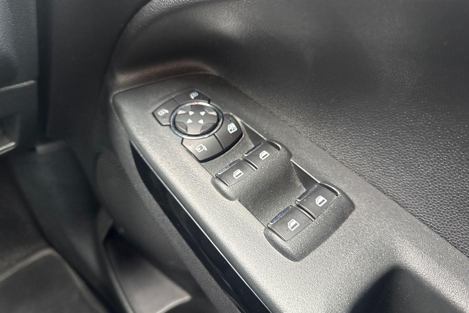 Ford ECOSPORT Photo 15