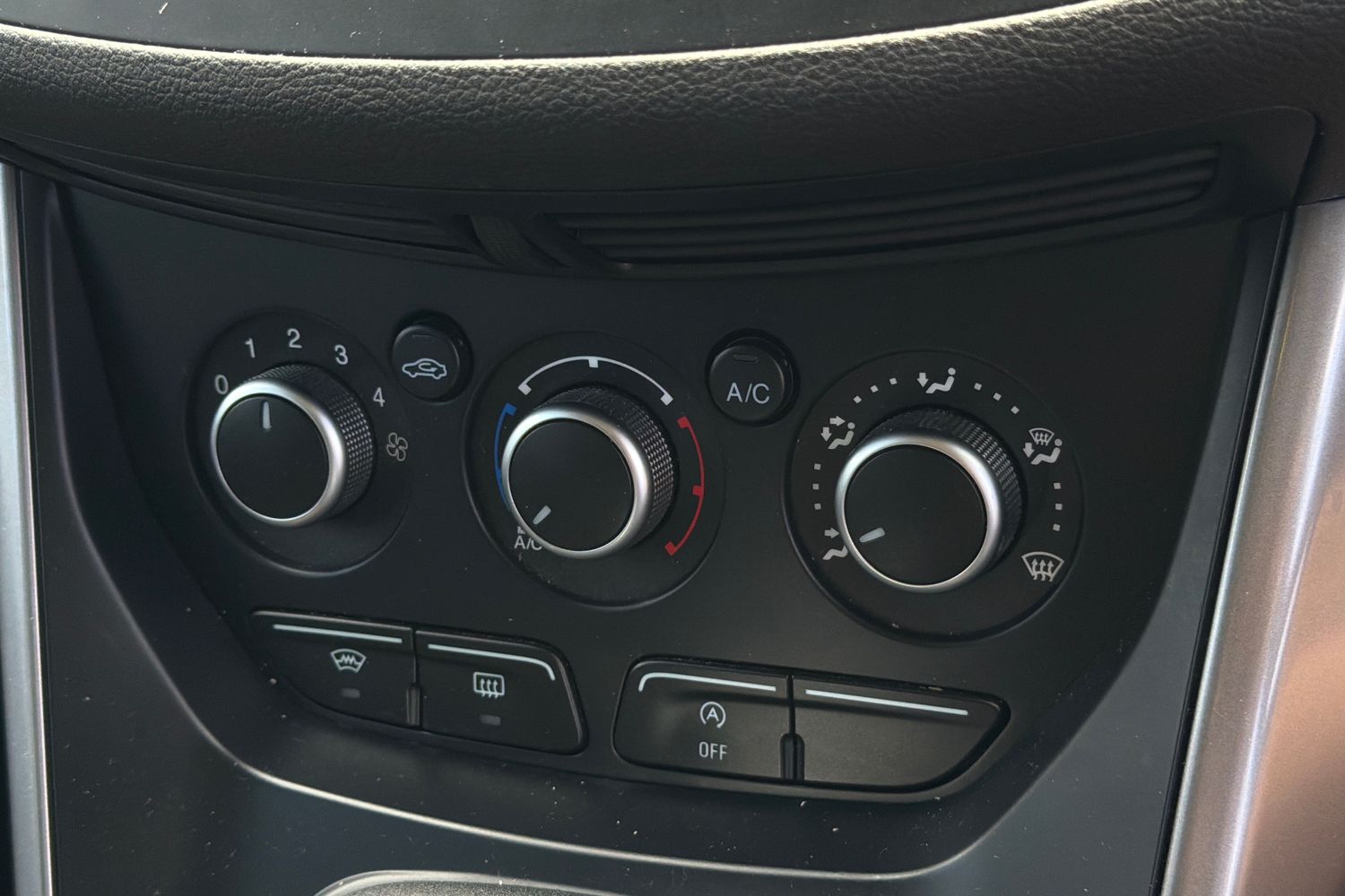 Ford KUGA Photo 32