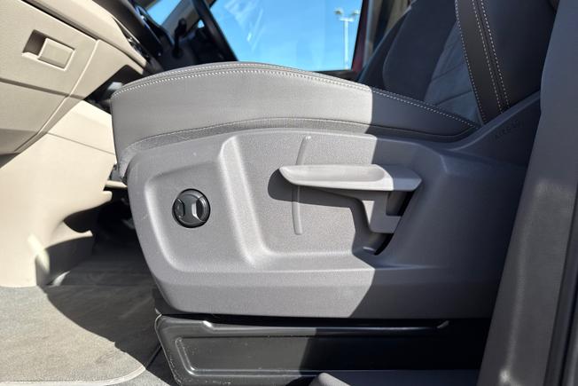 VOLKSWAGEN Multivan Photo 45