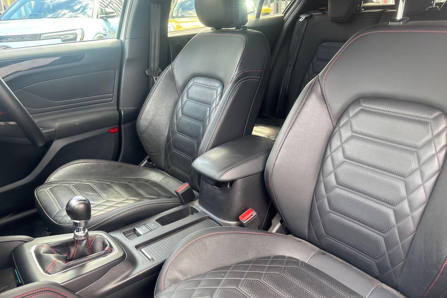 Ford Focus Photo 18