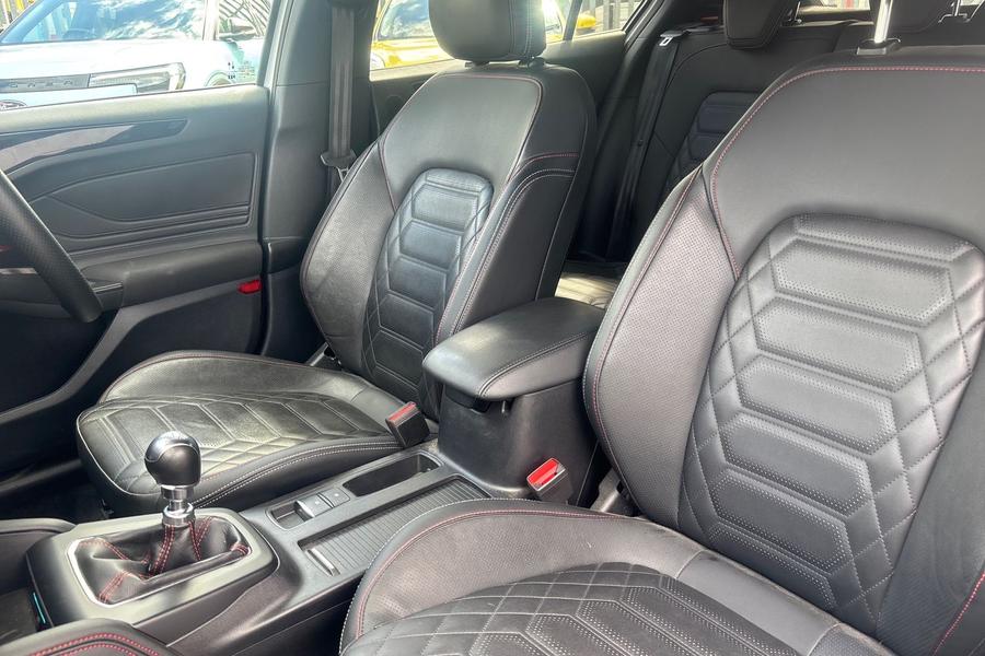 Ford Focus Photo autoimg-bda0a77fc50afcf35451af00cbcd816563692aba.jpg