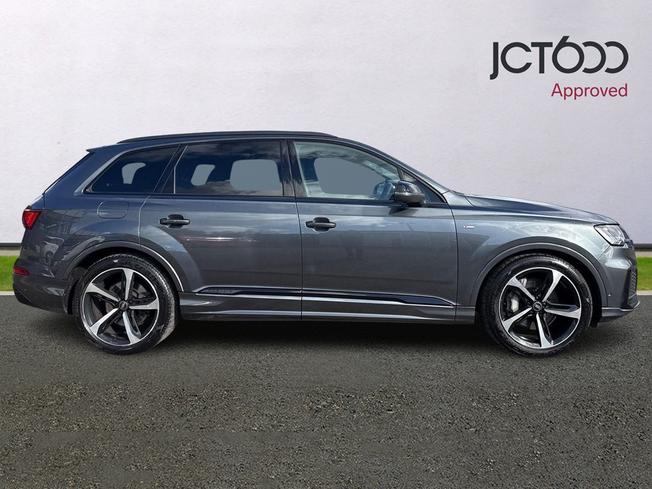 AUDI Q7 Photo 4