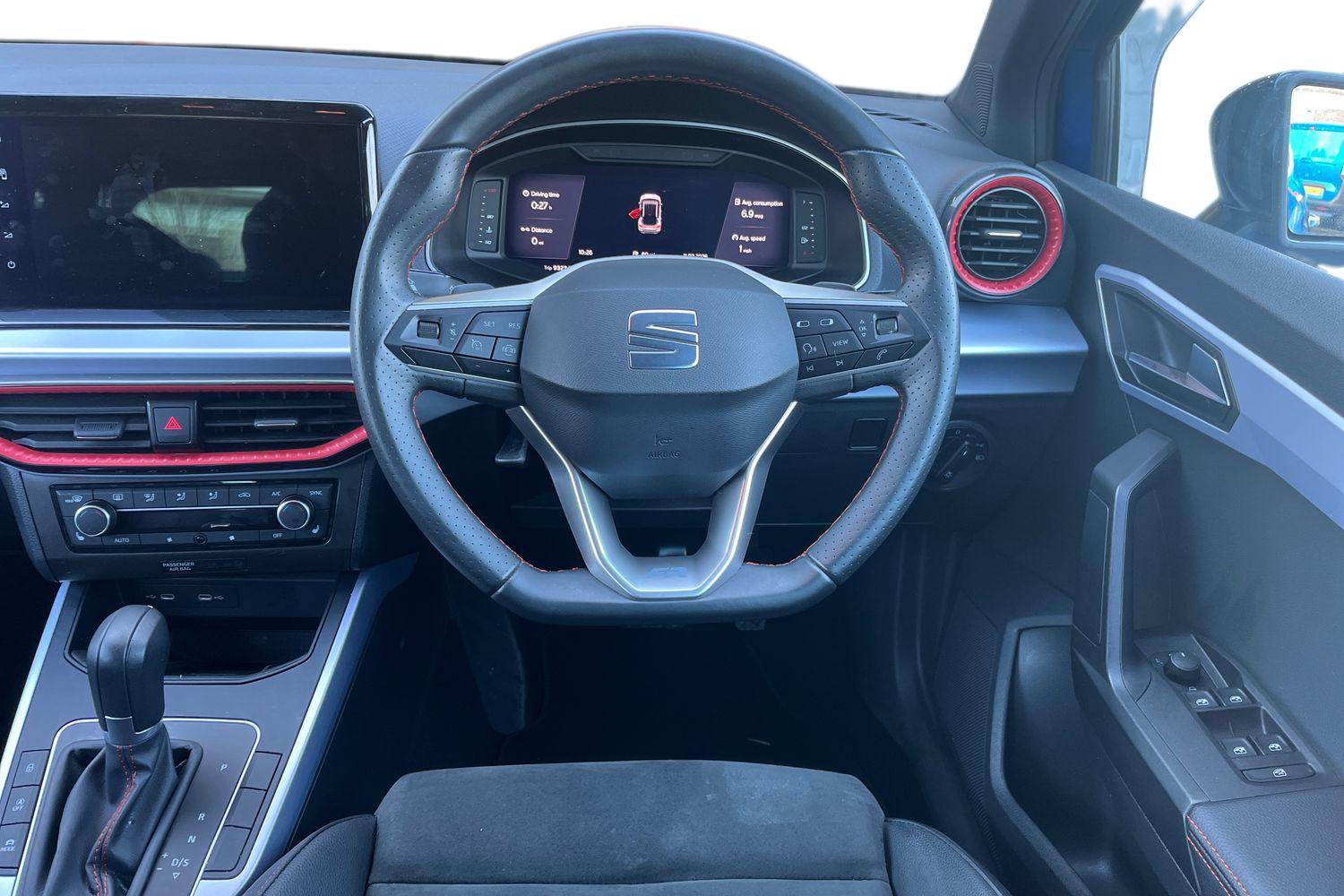SEAT ARONA Photo 10