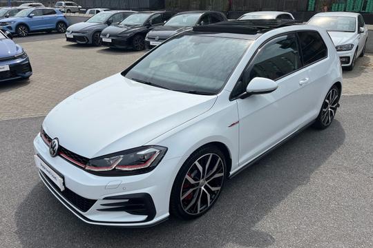 Volkswagen Golf Photo autoimg-bda7e3c1fb0b861f2734af9fc039da8f51c77955.jpg