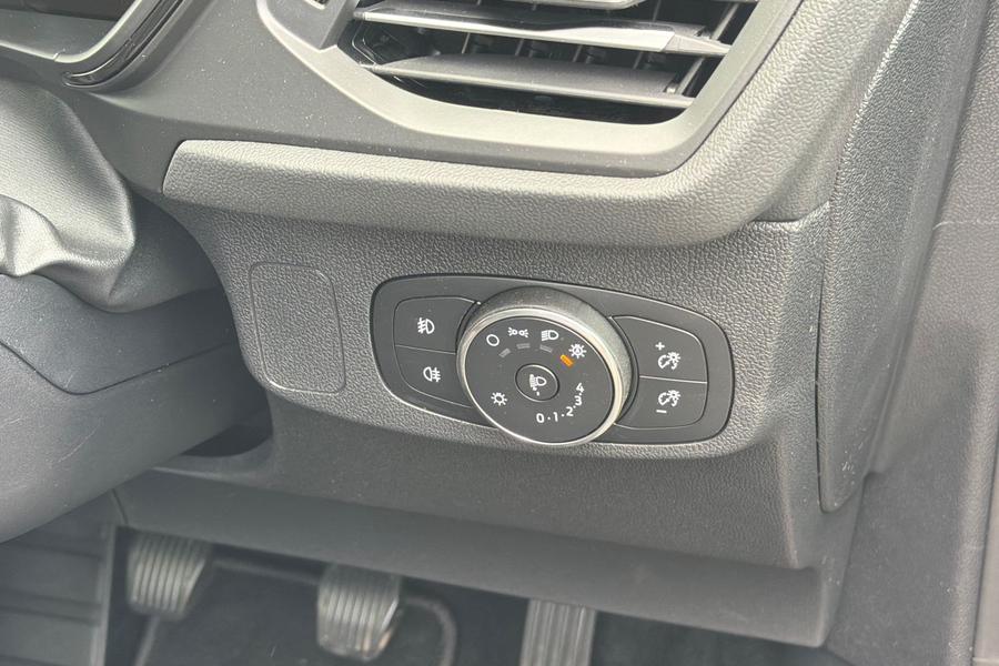 Ford FOCUS Photo autoimg-bda999fc3d835e7ad21d157dbbf25bcb8ab2baa6.jpg